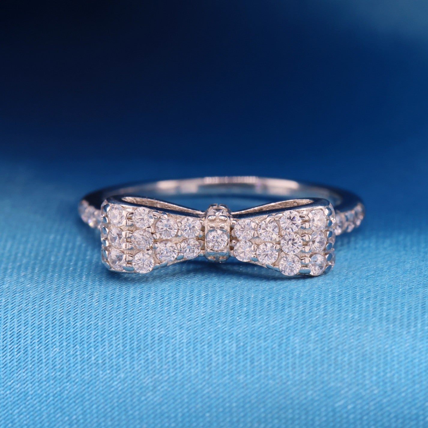 Iced Coquette Ring - 925 Silver