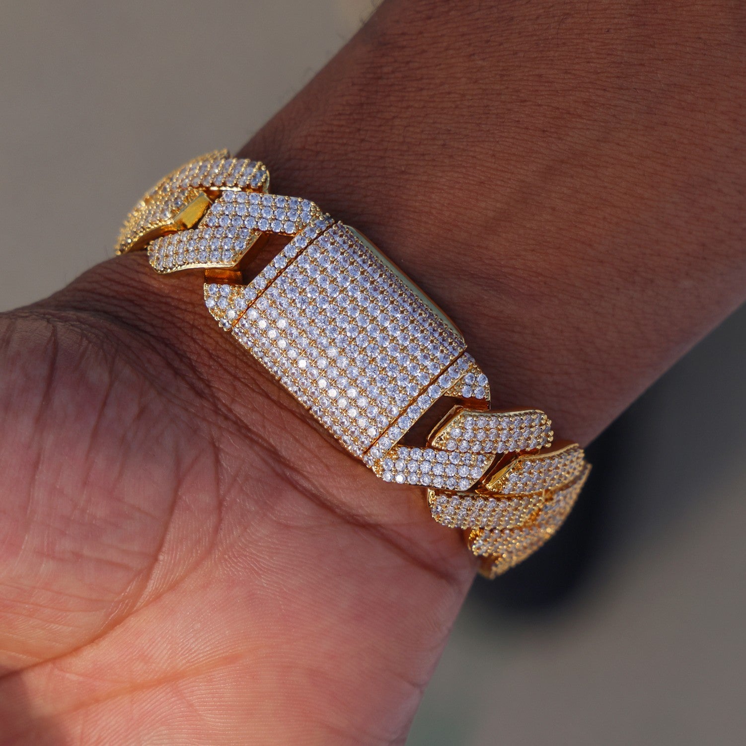 19mm Diamond Prong Link Cuban Bracelet - Gold